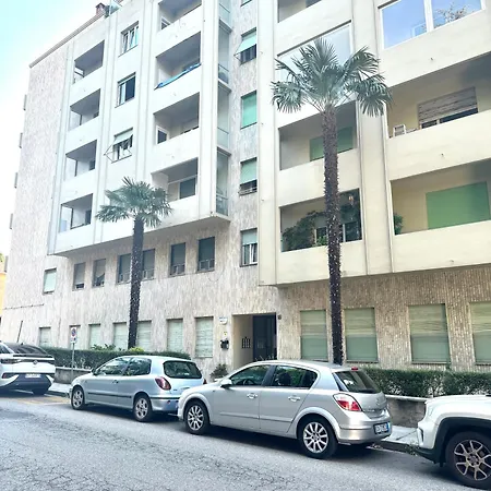 Cavour 16 Centro アパート ビエッラ